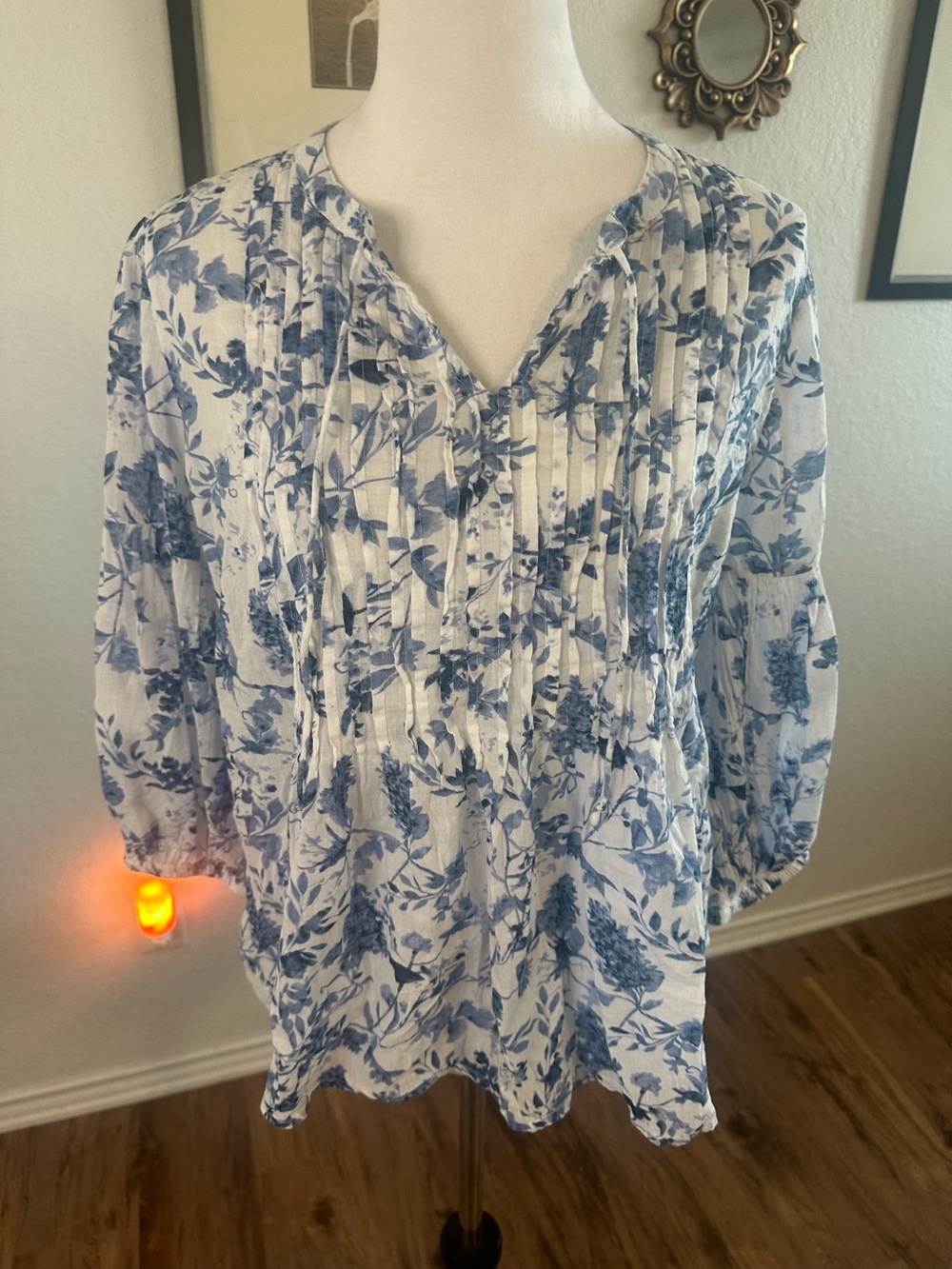 Elie Tahari Blue White Floral Cotton Pintuck Tassel Blouse Size M